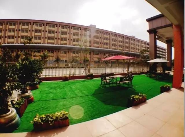 華晨外國語學(xué)校