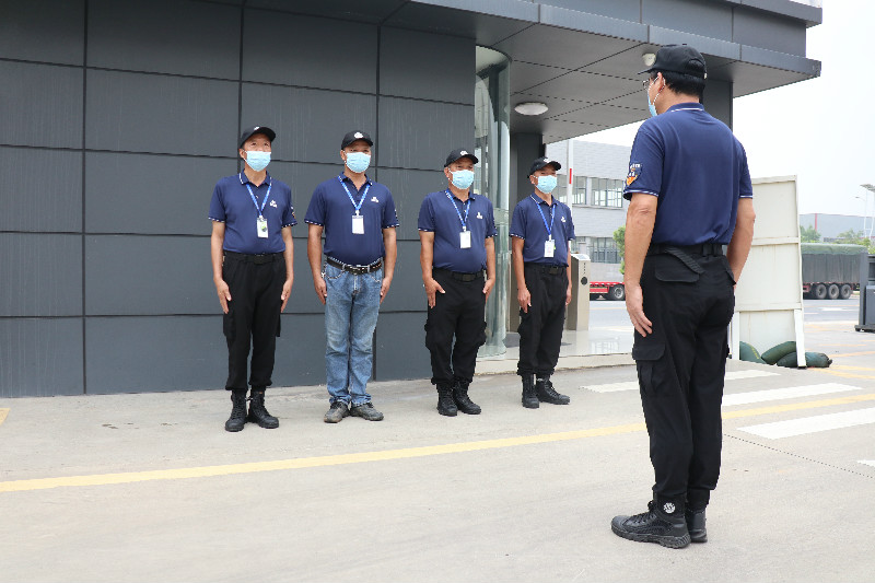 #辛格林人的一天#系列二 |?“辛格林的家園，由我們來(lái)守護(hù)?！? /></a></dt>
                    <dd class=