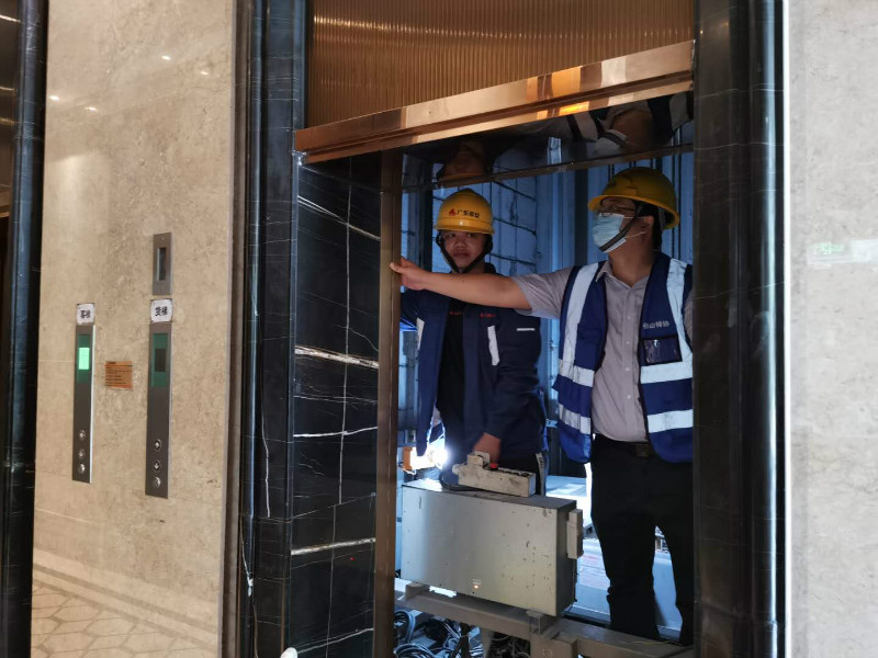 辛格林維保專(zhuān)家電梯檢查