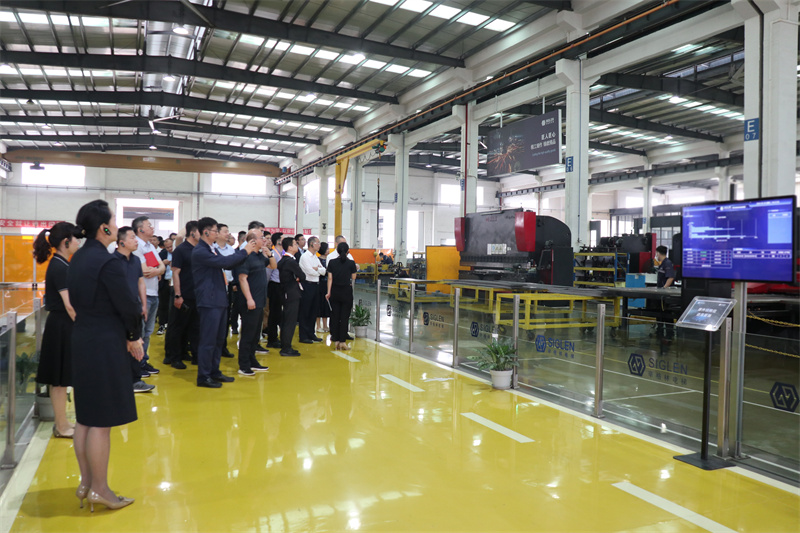 家庭室內(nèi)別墅家用電梯選哪家,家庭室內(nèi)別墅<a href='http://www.610300.cn/jydt.htm' class='keys' title='點(diǎn)擊查看關(guān)于家用電梯的相關(guān)信息' target='_blank'>家用電梯</a>哪家好